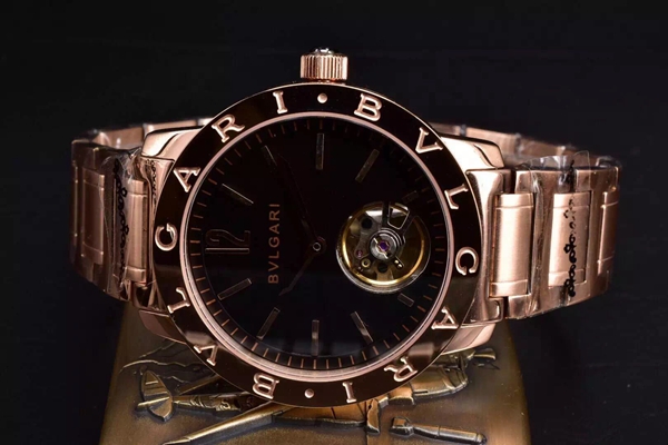 ブルガリ時計正面デザイン